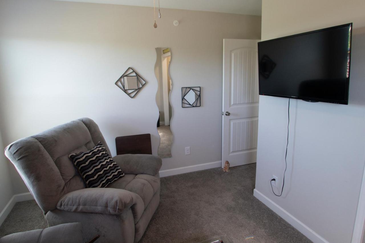Great Little Guest Suite With Private Entry & Deck! Pet Friendly & 30 Mins To Nashville! Ashland City Eksteriør billede